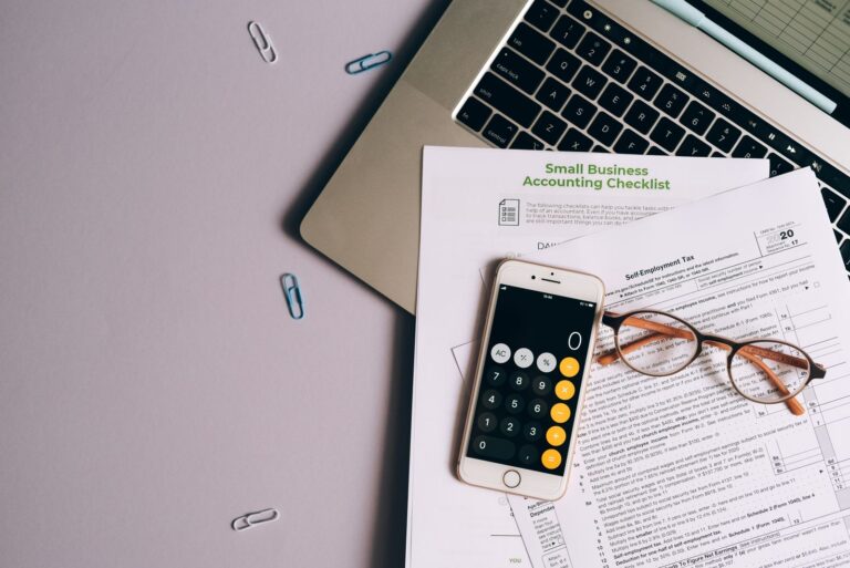 Tracking small business expenses
